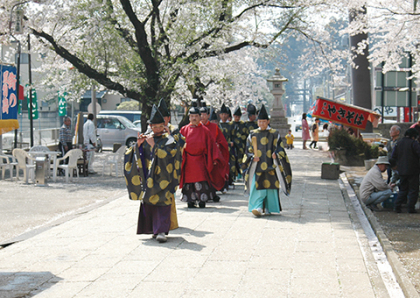 大宝八幡宮の祭と四季(4〜6月)の画像です。 大宝八幡宮の祭と四季(4〜6月)