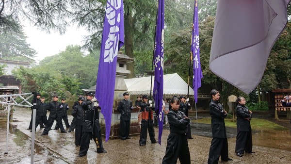 下妻第一高等学校爲櫻應援團の団員達　団旗のお披露目